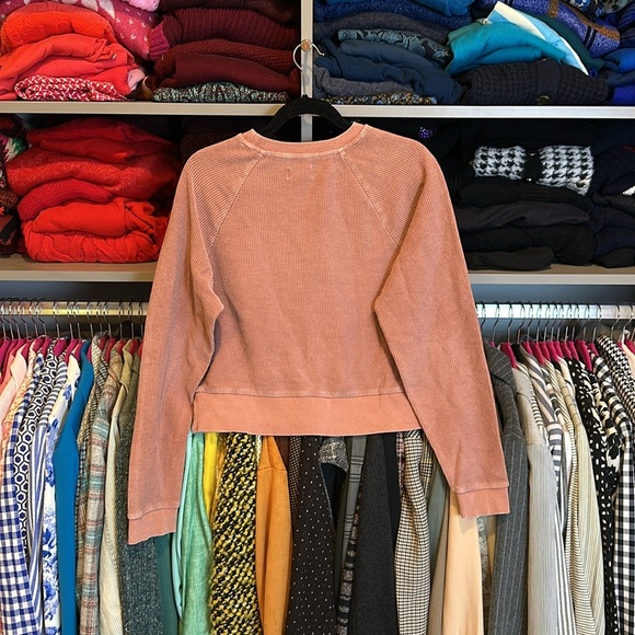 Altar’d State terracotta long sleeve “HOWDY” graphic sweatshirt size S - Picture 3 of 3